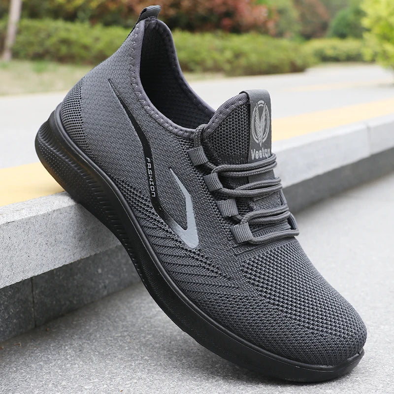 Scarpe traspiranti di classe sportiva