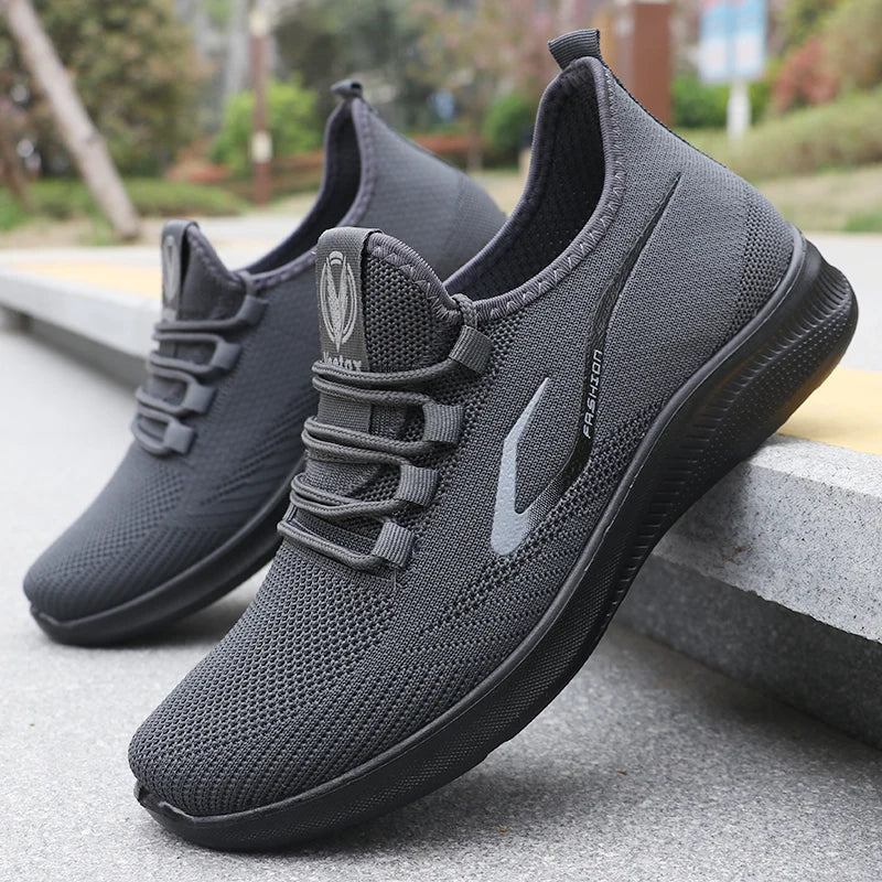 Scarpe traspiranti di classe sportiva